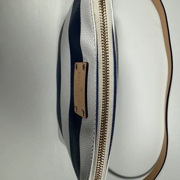 Kate Spade New York Wellesley Printed Hanna Crossbody Bag - Picture 6 of 12